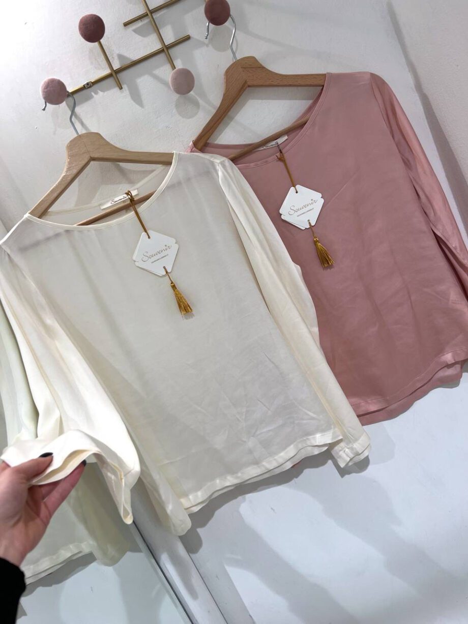 Shop Online Blusa girocollo in raso rosa Souvenir