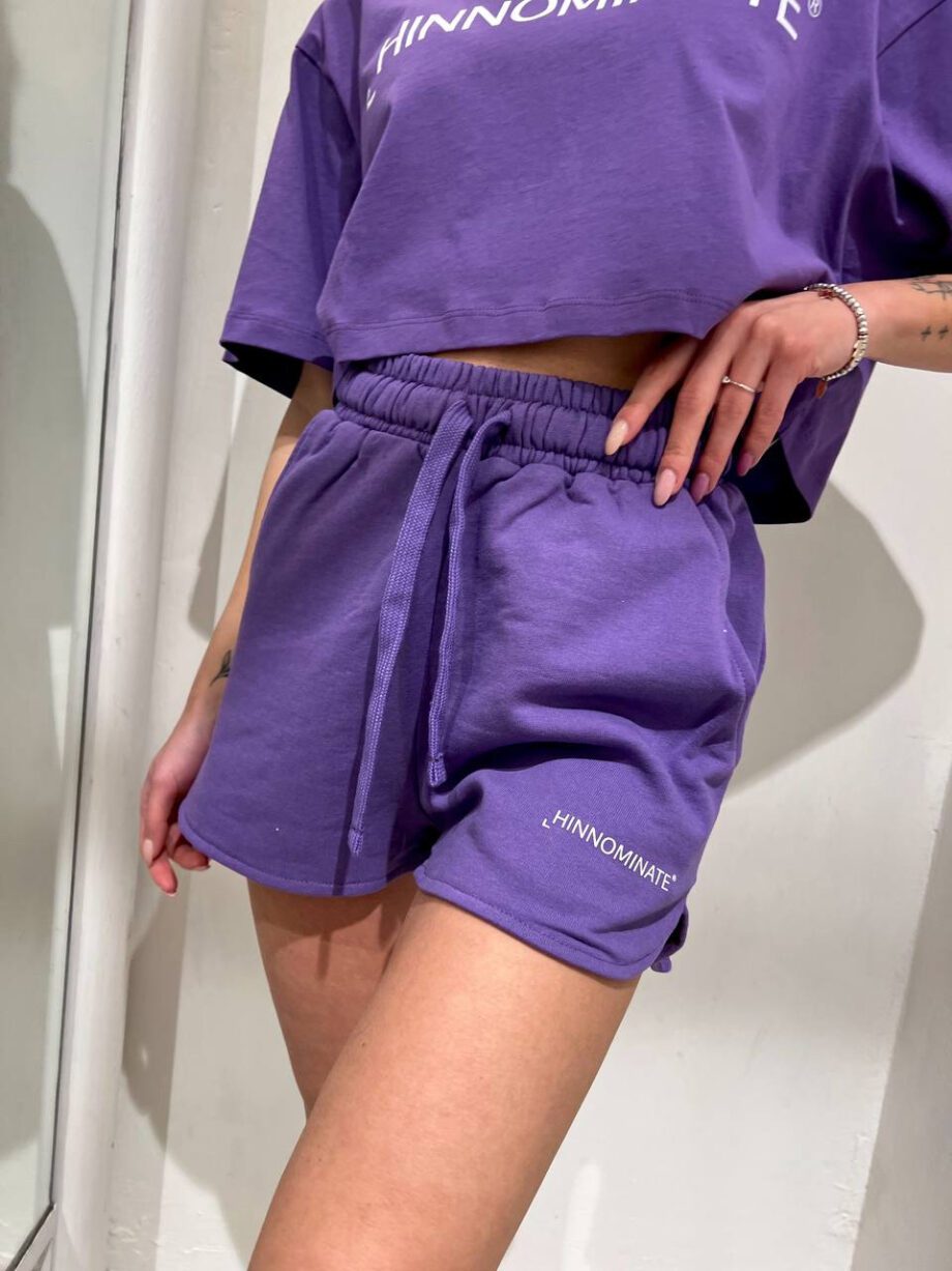 Shop Online Short in felpa viola Hinnominate