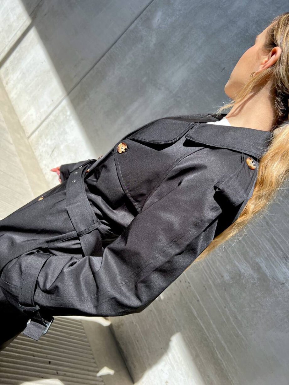 Shop Online Trench impermeabile lungo nero con scritta Vicolo