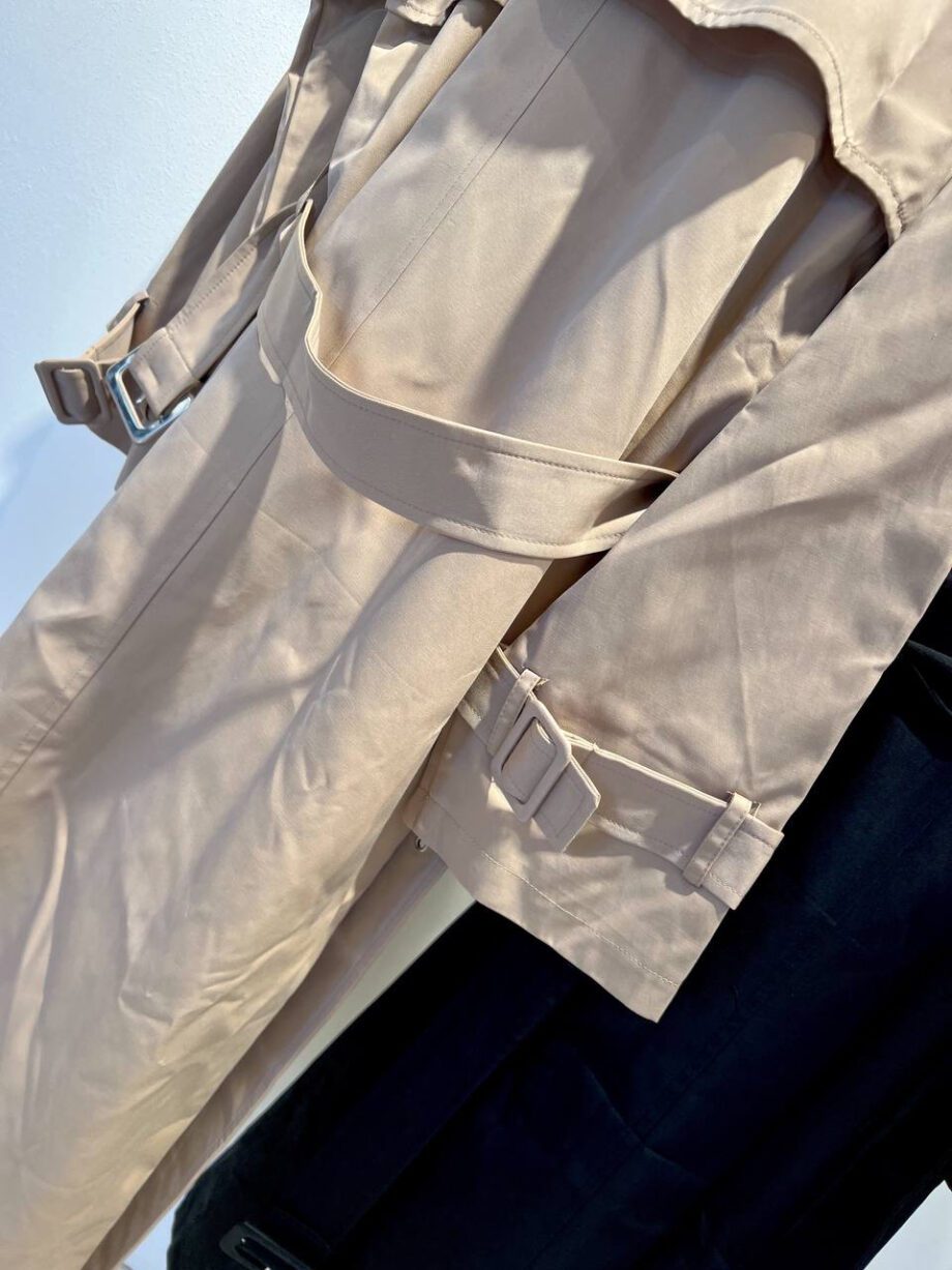 Shop Online Trench impermeabile lungo beige con scritta Vicolo