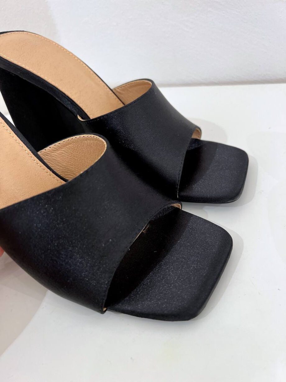 Shop Online Sabot Karima nero in raso con fascia Twentyfourhaitch