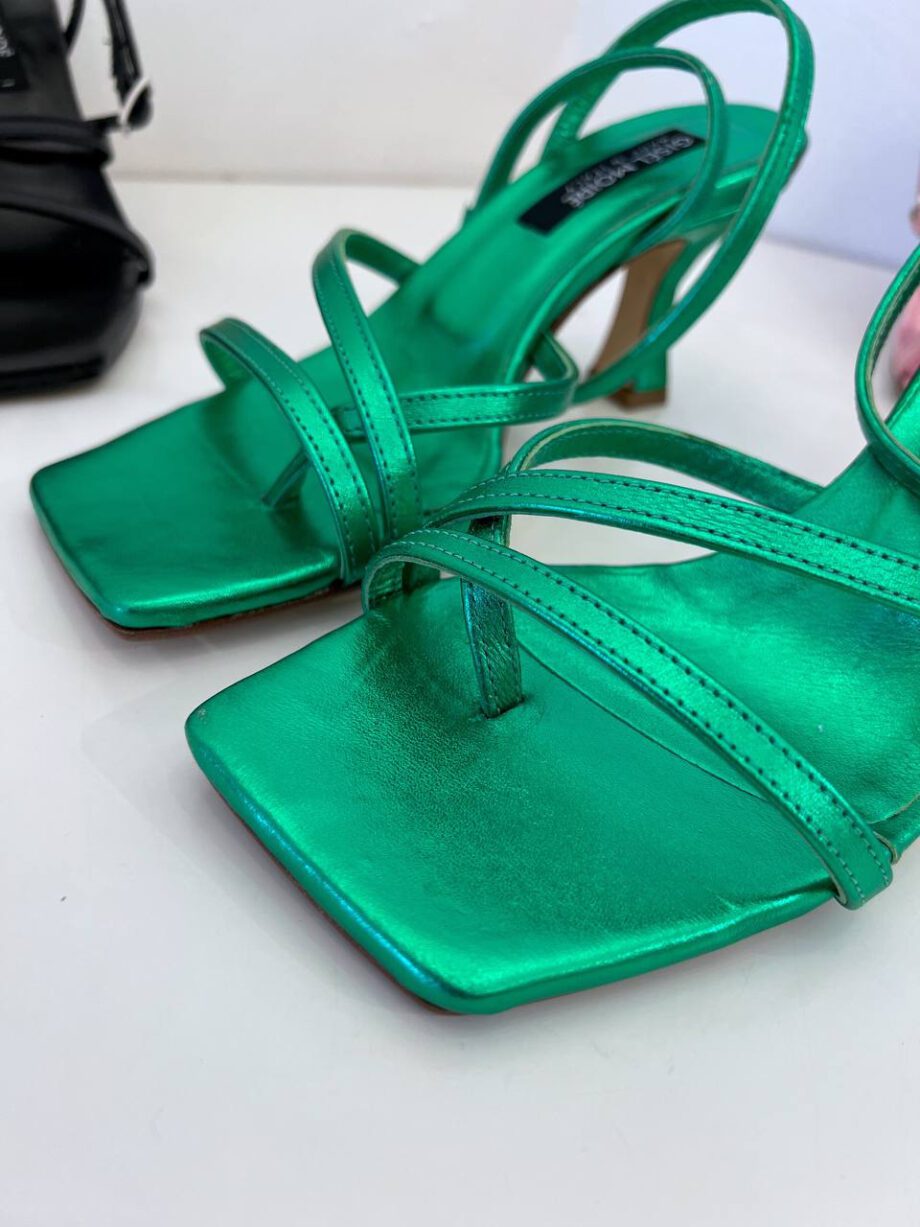 Shop Online Sandalo verde laminato con tacco Gisél Moiré