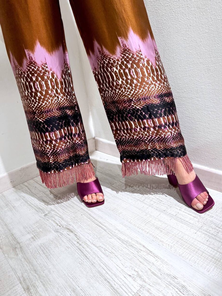 Shop Online Pantalone in raso marrone con fantasia Dimora