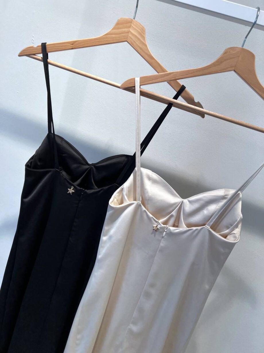 Shop Online Vestito lungo nero con spacco Souvenir