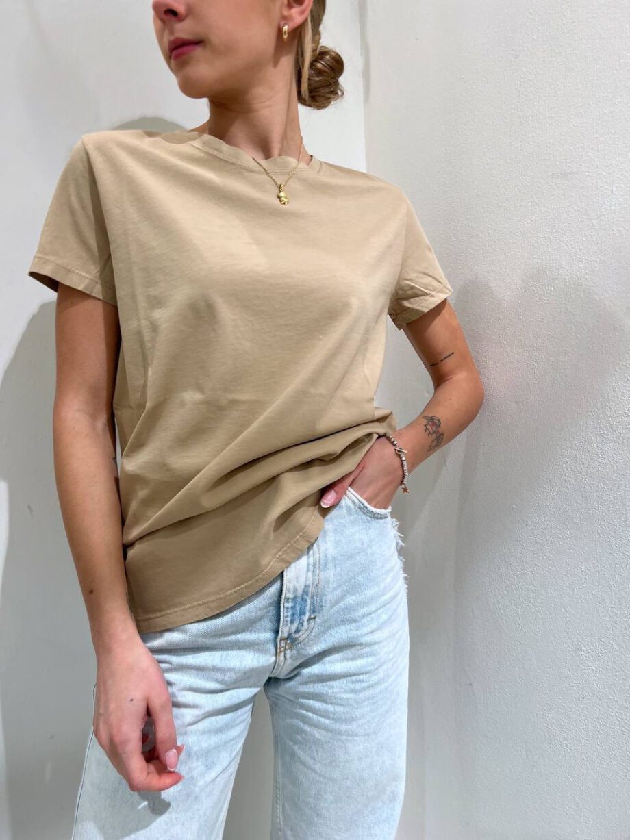 Shop Online T-shirt girocollo basic beige Vicolo