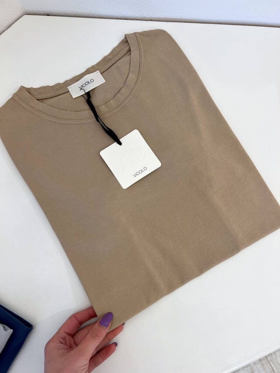 Shop Online T-shirt girocollo basic beige Vicolo