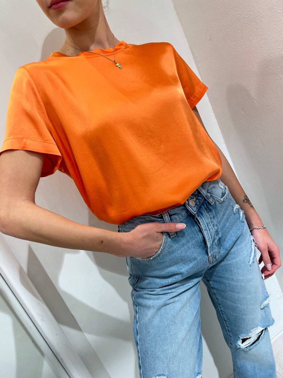 Shop Online T-shirt arancio in viscosa Vicolo