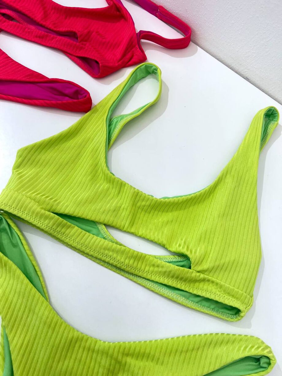 Shop Online Top Cleo a costina lime