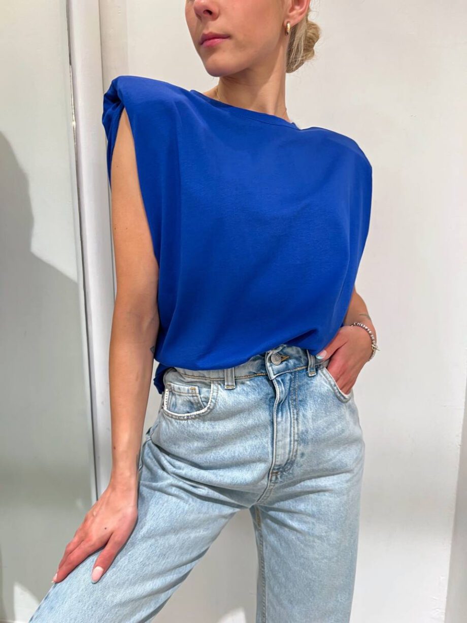 Shop Online T-shirt smanicata bluette con spalline imbottite Vicolo