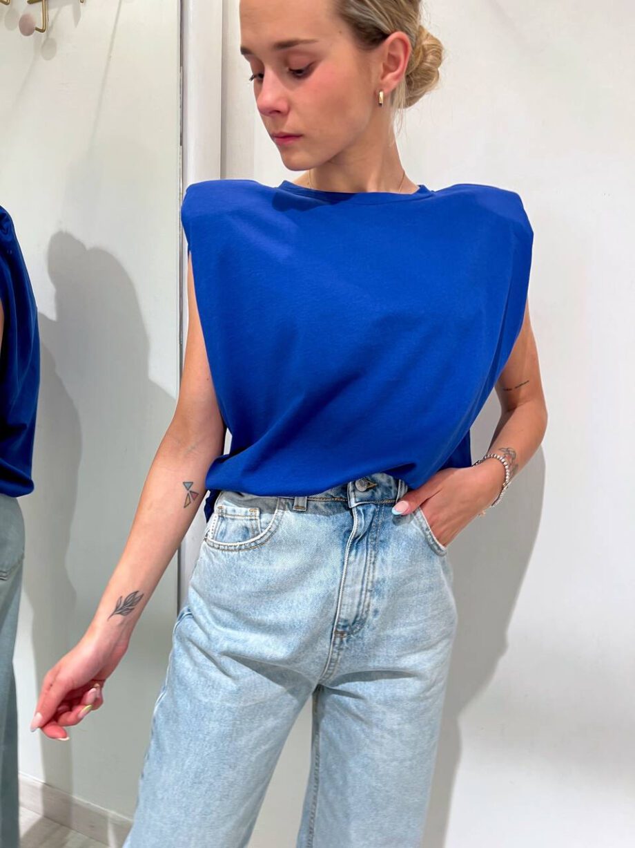 Shop Online T-shirt smanicata bluette con spalline imbottite Vicolo