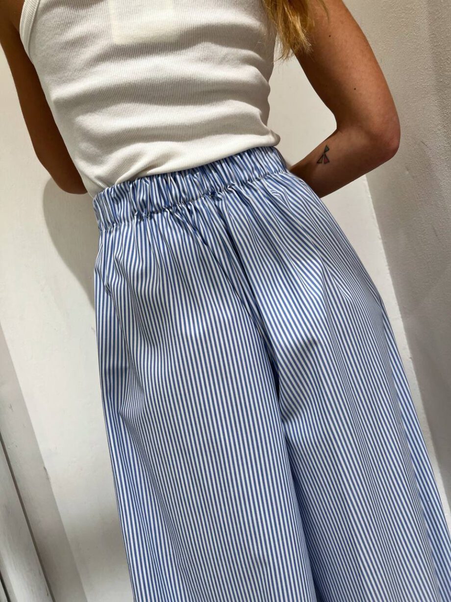 Shop Online Pantalone palazzo a righe azzurre in cotone Vicolo