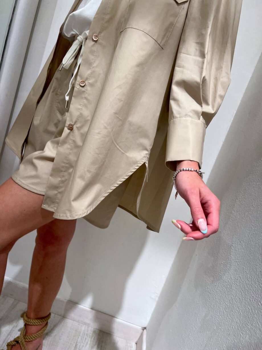 Shop Online Camicia over in cotone beige Vicolo