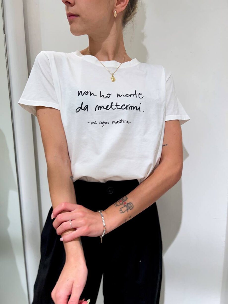 Shop Online T-shirt bianca con scritta nera corsivo Vicolo