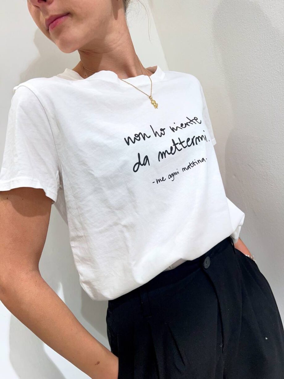 Shop Online T-shirt bianca con scritta nera corsivo Vicolo