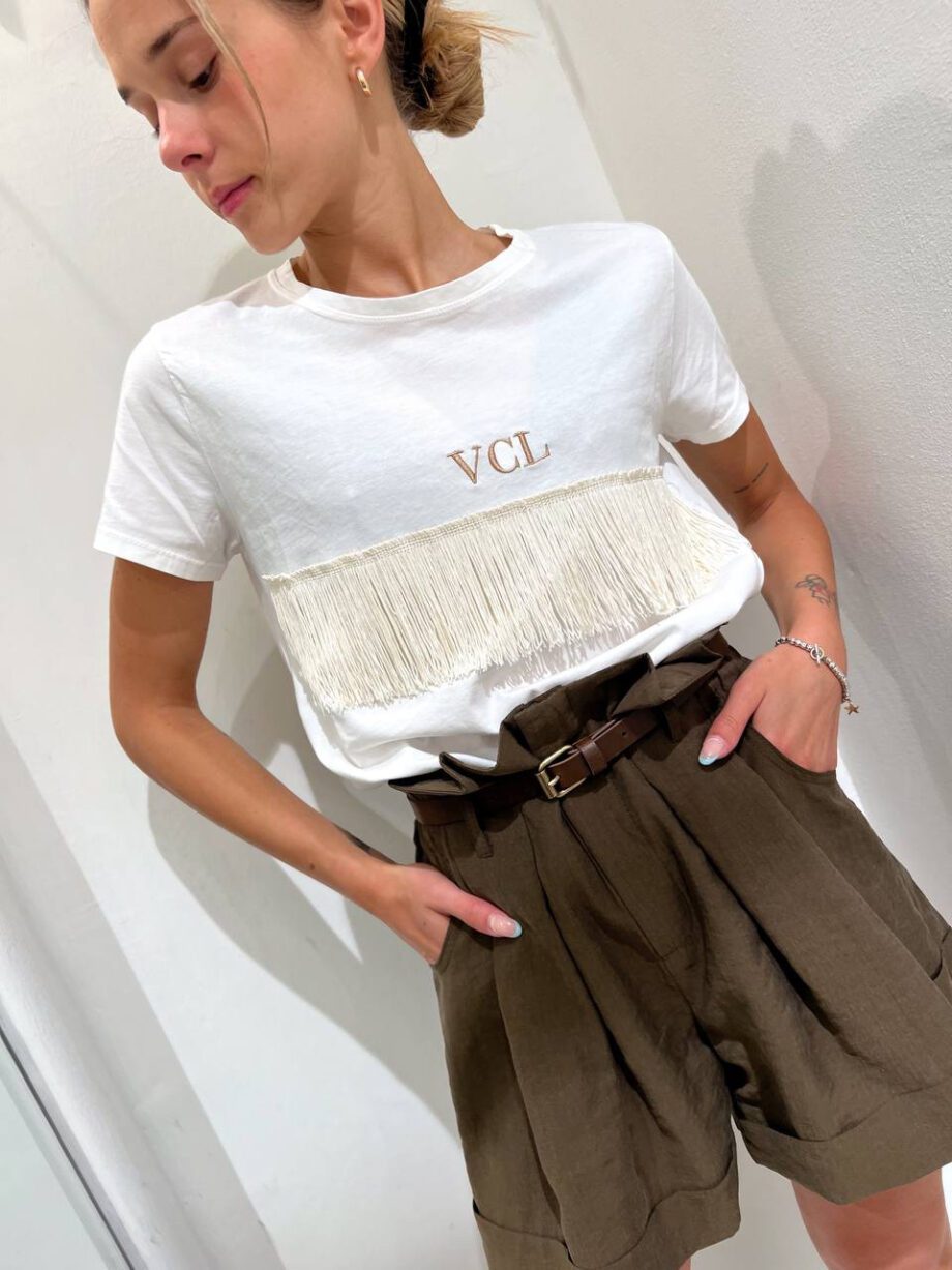 Shop Online T-shirt bianca con logo e frange Vicolo