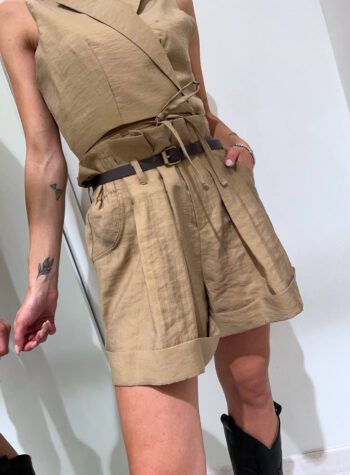 Shop Online Short morbidi beige a caramella con cintura Vicolo