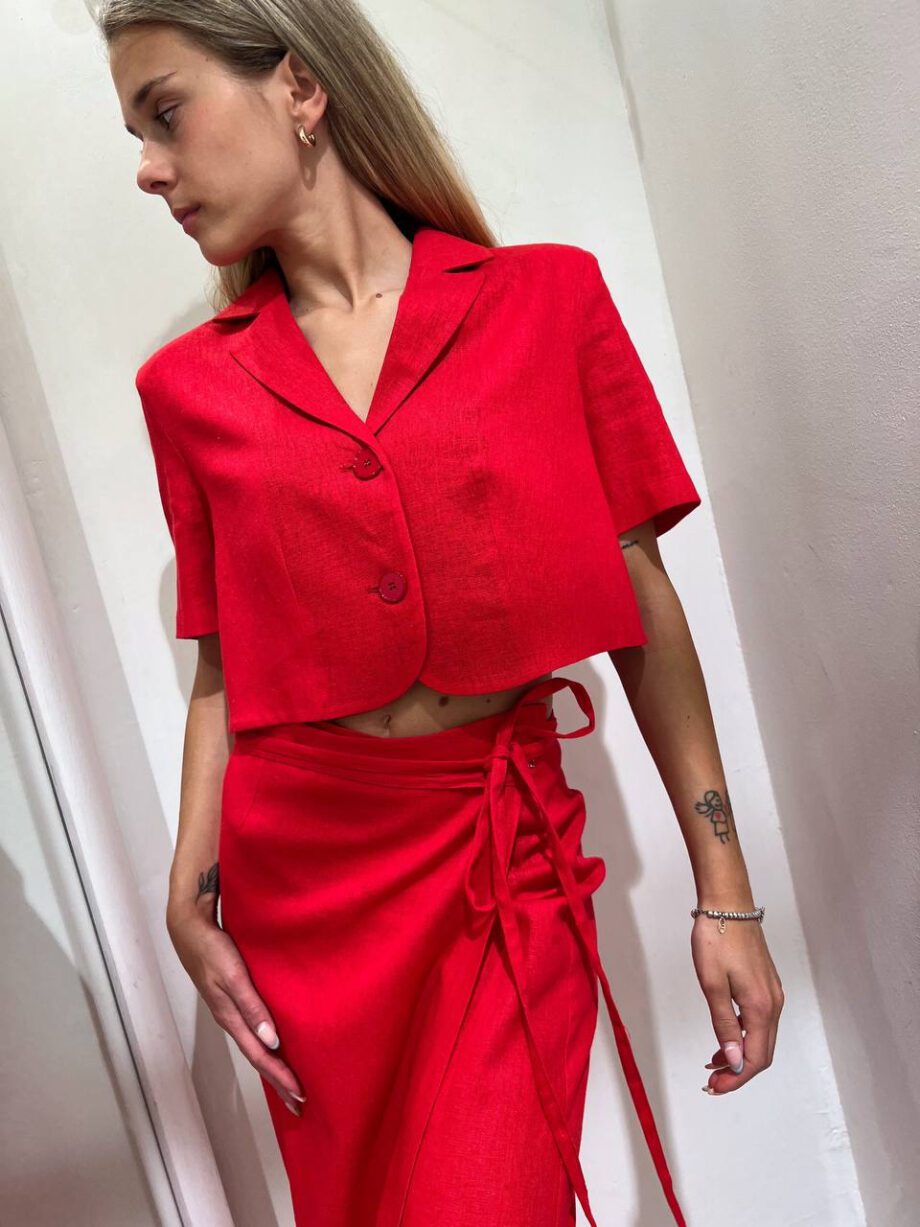 Shop Online Blazer crop rosso in lino con fiocco Vicolo