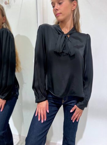 Shop Online Blusa nera con fiocco in viscosa HaveOne