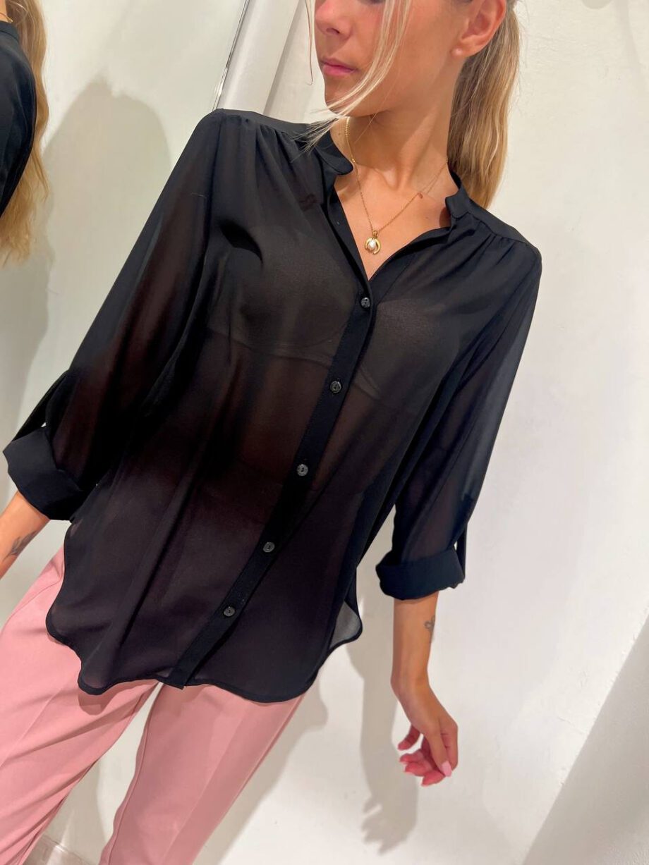 Shop Online Camicia nera semitrasparente in georgette Kontatto