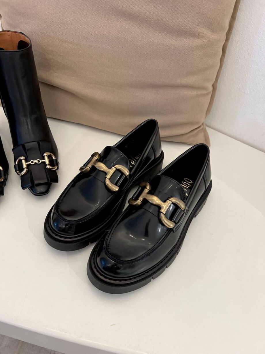 Shop Online Mocassino nero lucido catena oro Ovyé