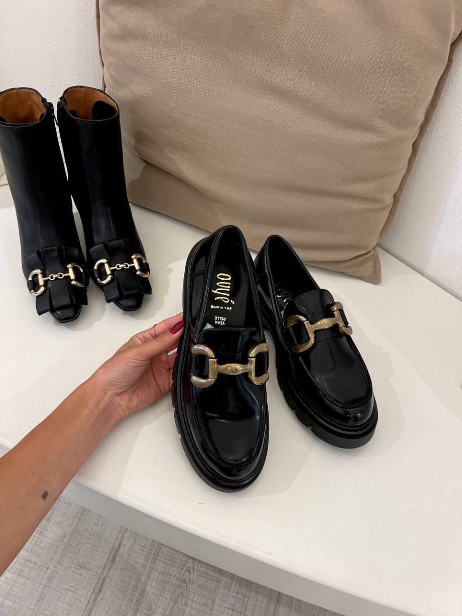 Shop Online Mocassino nero lucido catena oro Ovyé