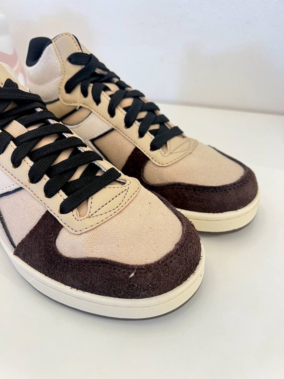 Shop Online Sneakers magic basket demi treated marrone Diadora