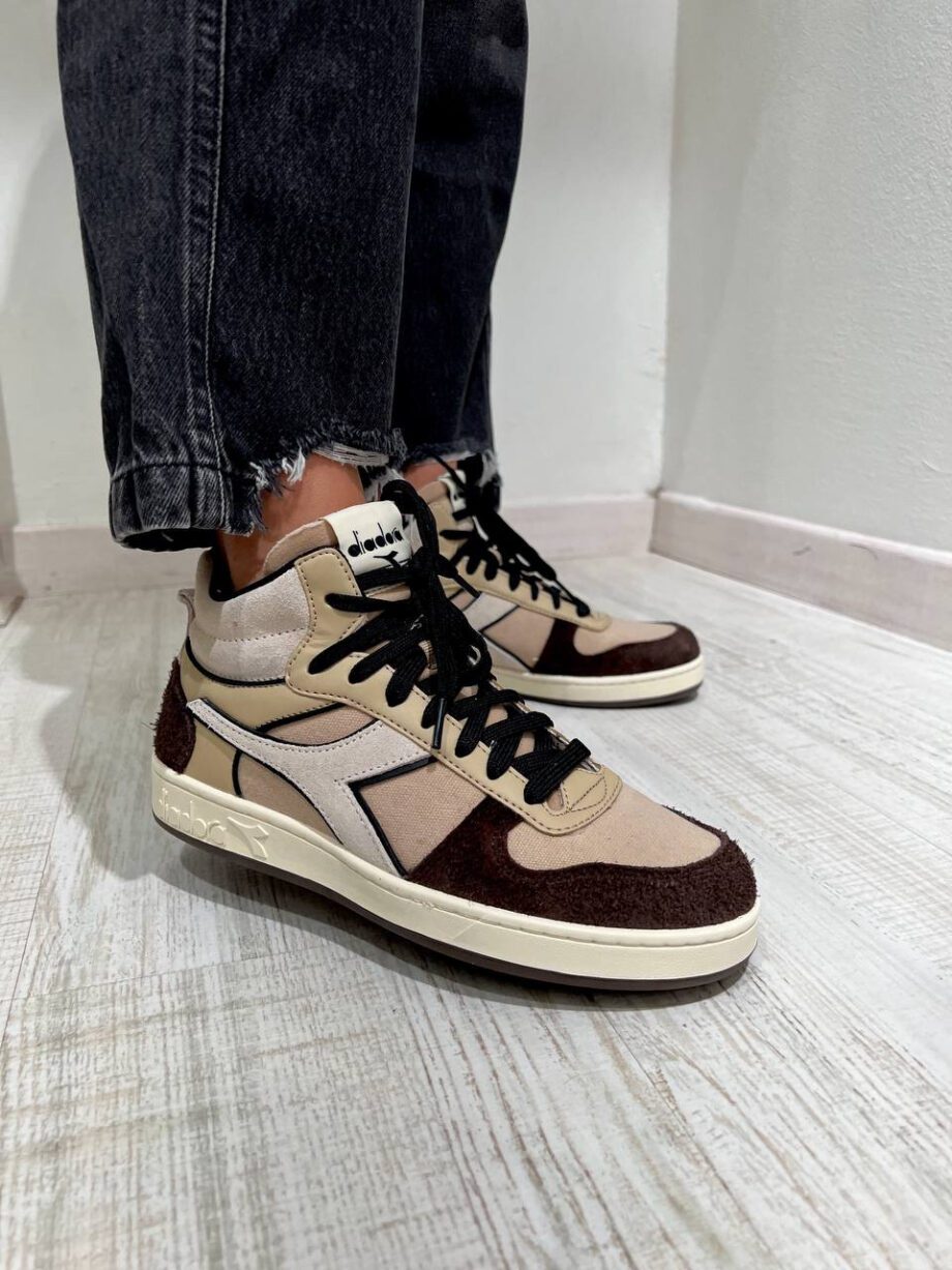 Shop Online Sneakers magic basket demi treated marrone Diadora