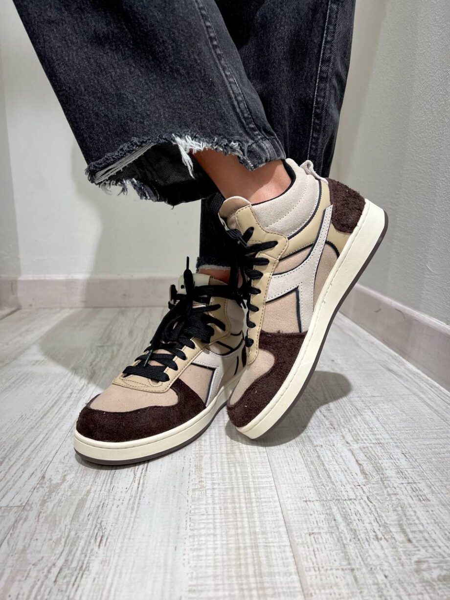 Shop Online Sneakers magic basket demi treated marrone Diadora