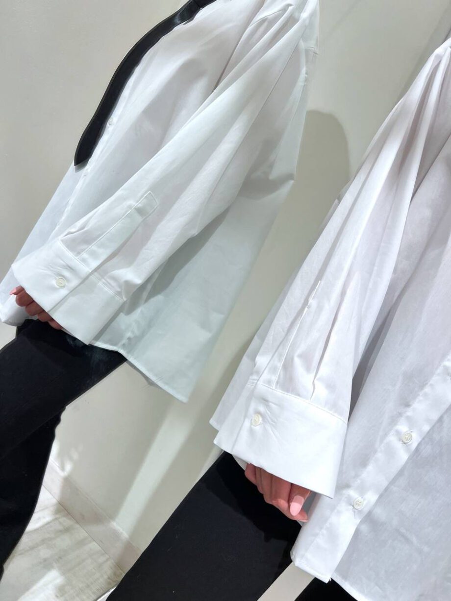 Shop Online Camicia ampia bianca cravatta nera Vicolo