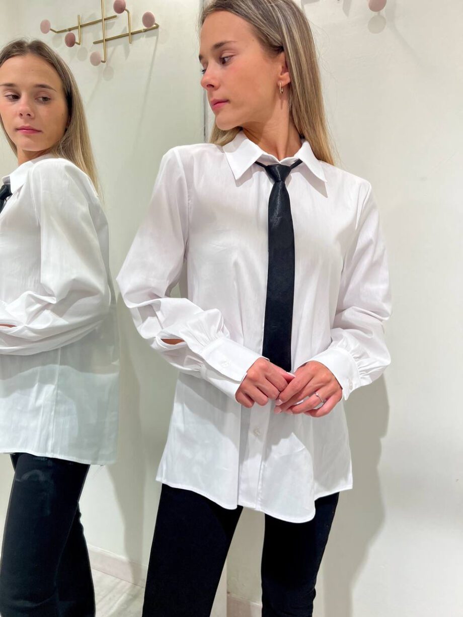 Shop Online Camicia bianca con cravatta nera HaveOne