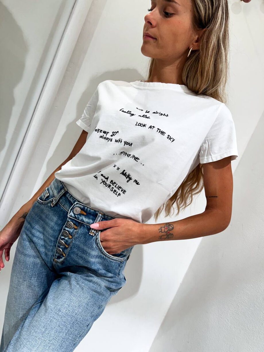Shop Online T-shirt girocollo bianca ricami scritte Vicolo