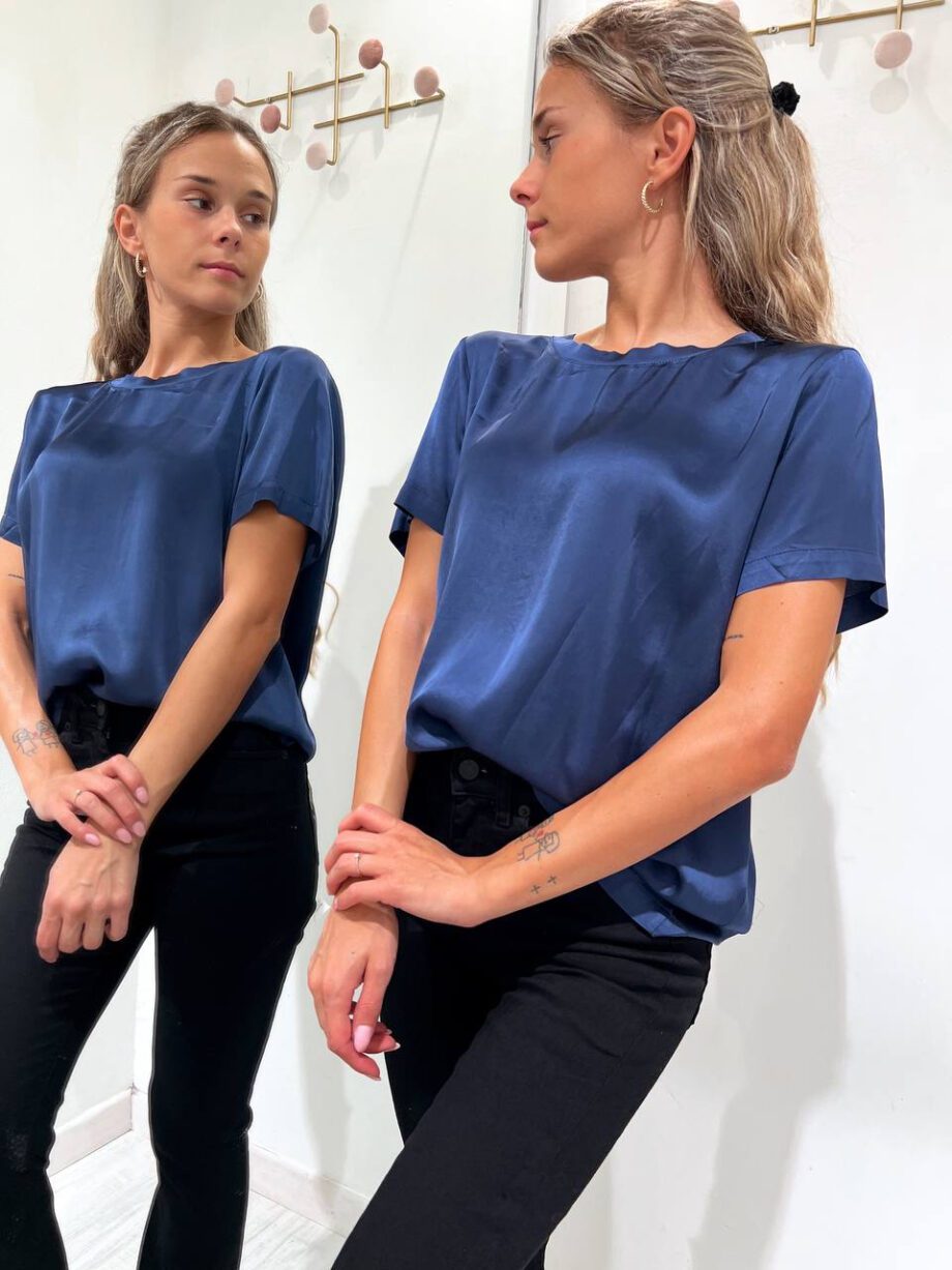 Shop Online T-shirt satin blu in viscosa Vicolo