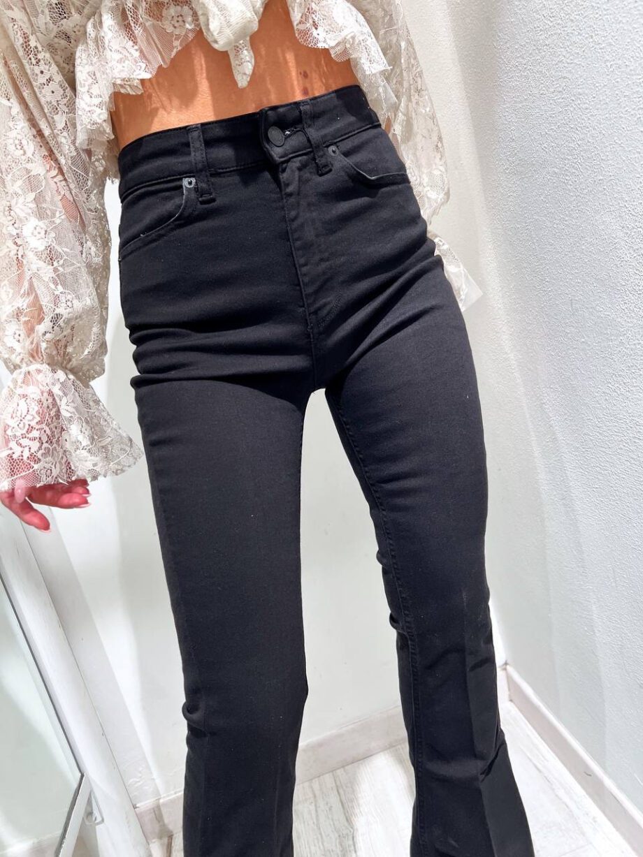 Shop Online Jeans Gisele Flare nero a zampa Vicolo