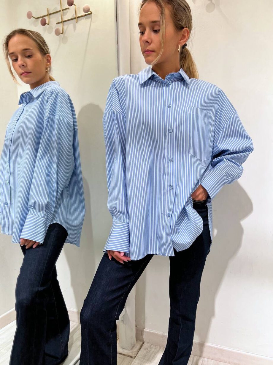 Shop Online Camicia over a righe azzurra Vicolo