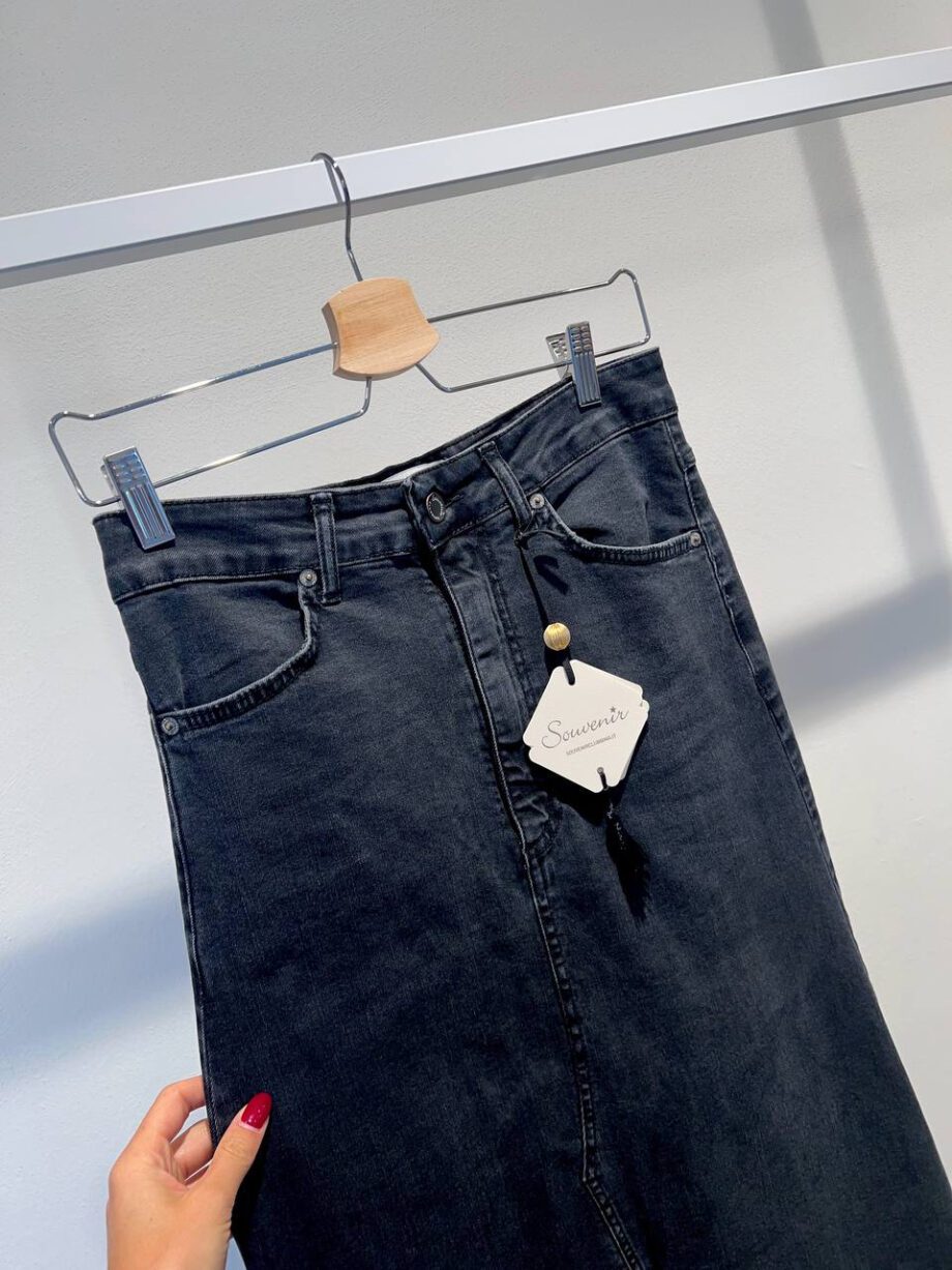 Shop Online Gonna lunga in jeans nera Souvenir