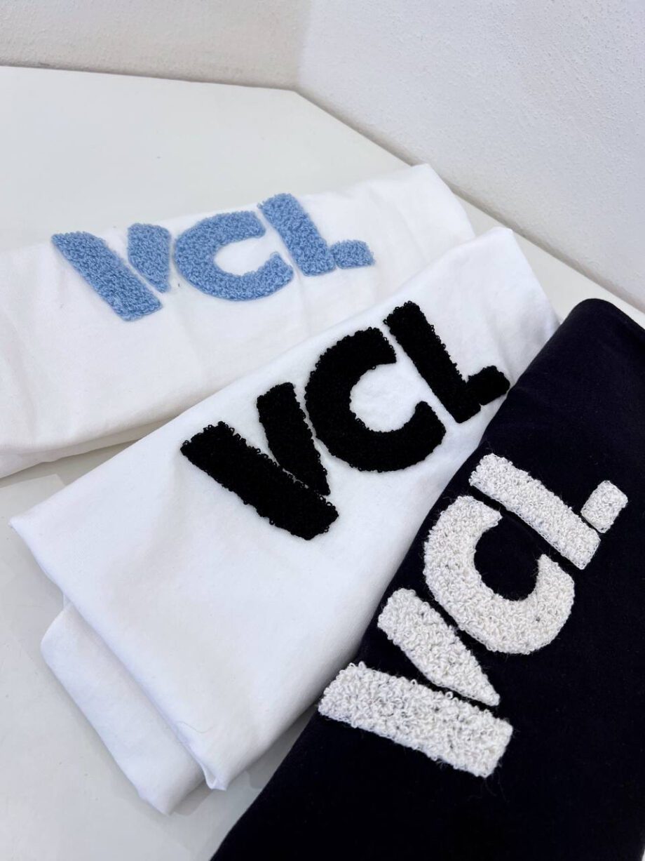 Shop Online T-shirt girocollo bianca patch VCL azzurro Vicolo