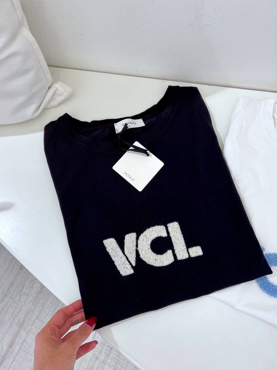 Shop Online T-shirt girocollo bianca patch VCL azzurro Vicolo