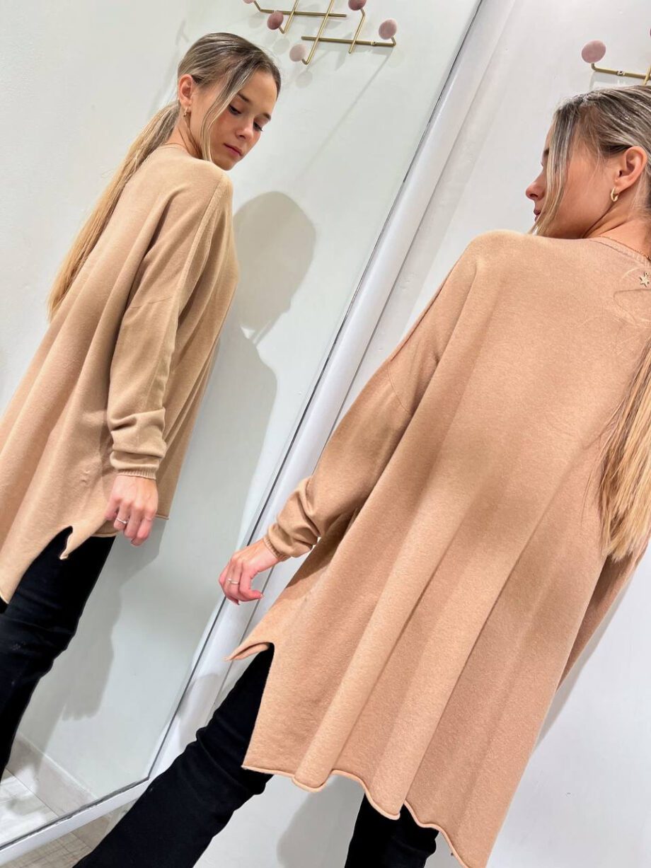 Shop Online Maglia oversize beige con spacchi Souvenir