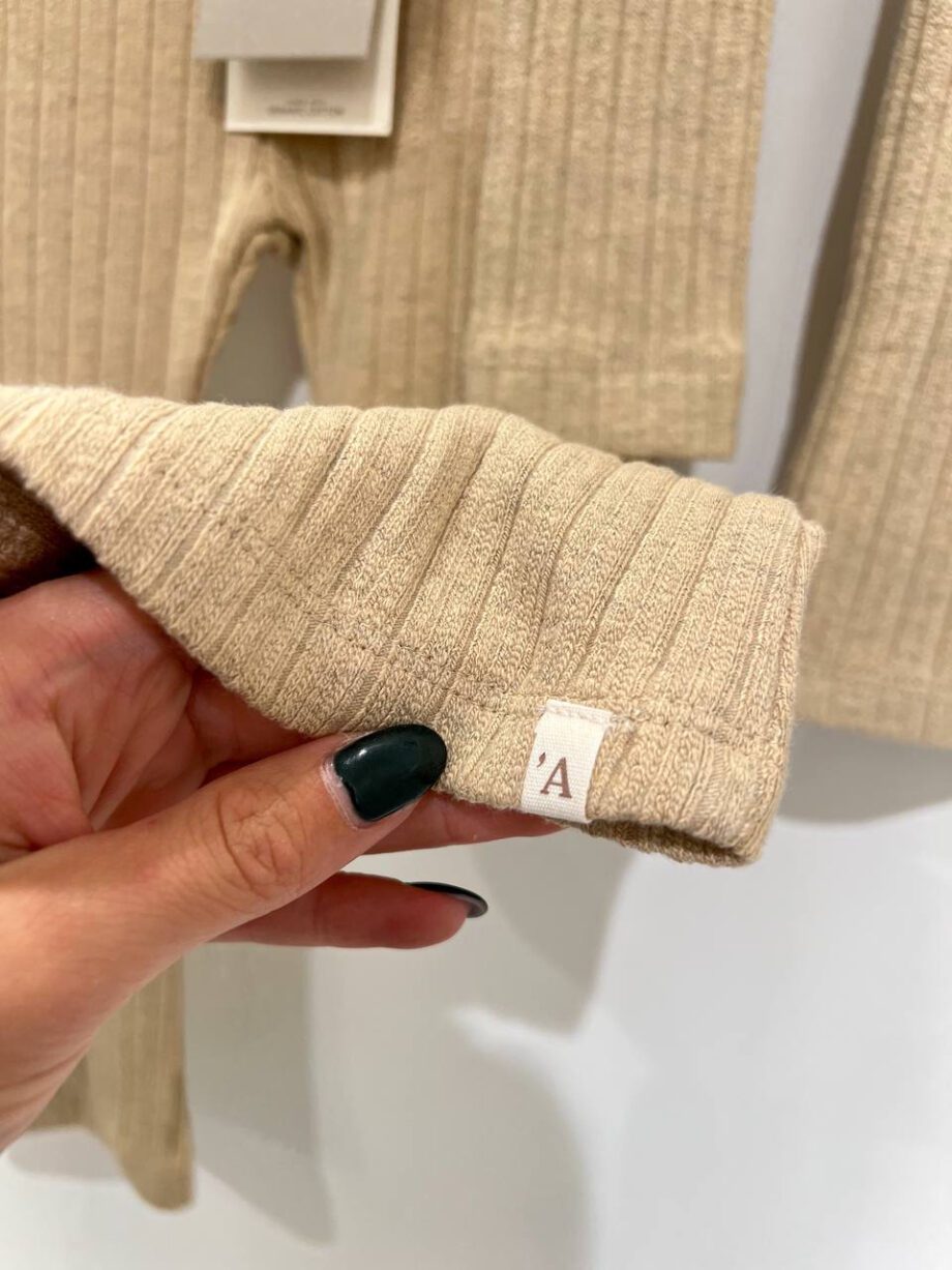 Shop Online Pantalone in maglia sabbia a zampa Lil' Atelier