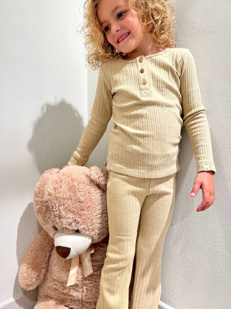Maglietta a costine sabbia con bottoncini Lil' Atelier Shop Online Maglietta a costine sabbia con bottoncini Lil' Atelier