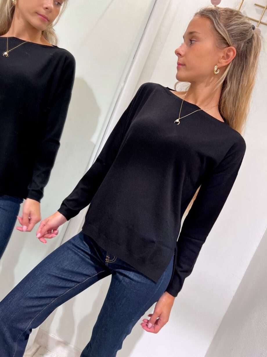 Shop Online Maglia nera con spacchetti in viscosa Kontatto