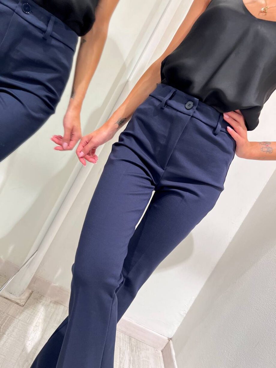 Shop Online Pantalone blu a zampa elasticizzato Vicolo