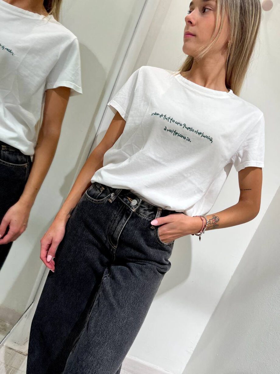 Shop Online T-shirt girocollo bianca scritta ricamo verde Vicolo