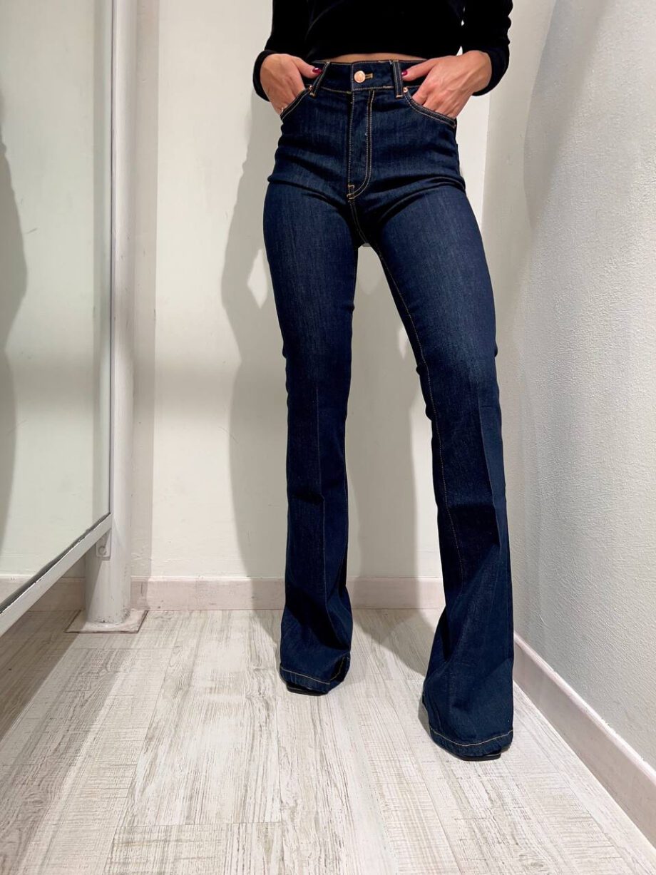 Shop Online Jeans Gisele flare a zampa blu Vicolo