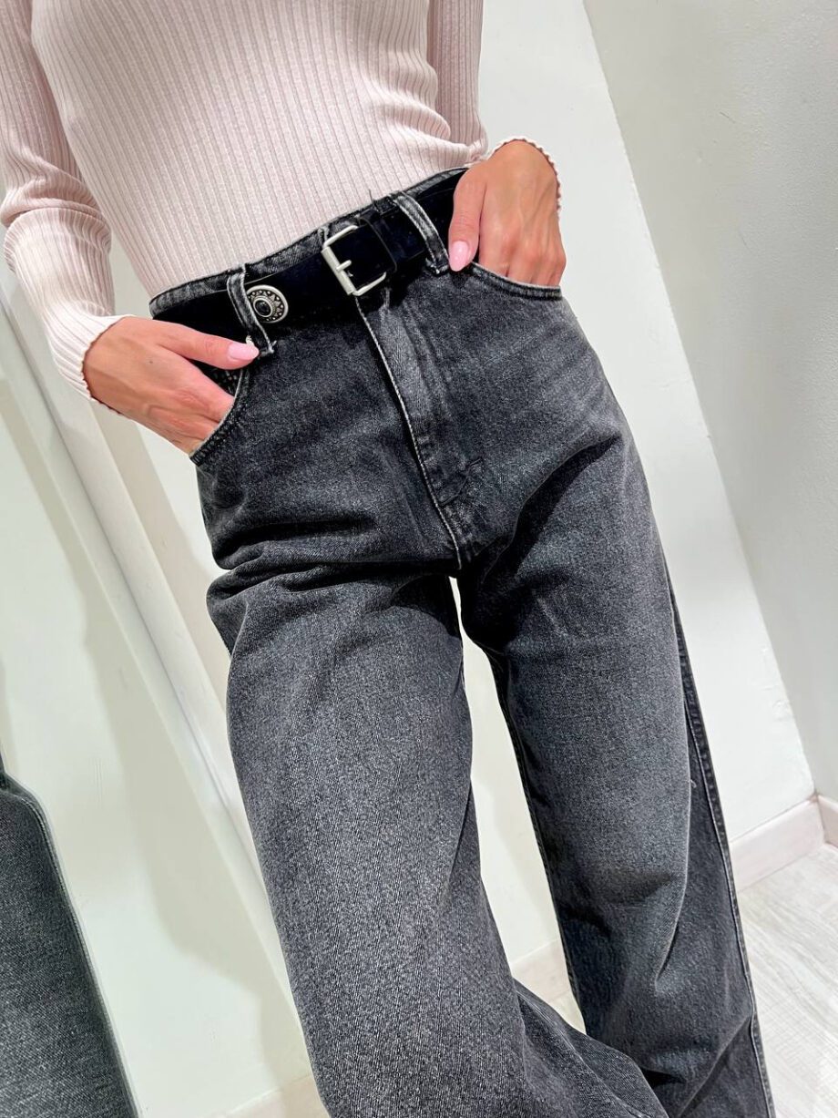 Shop Online Jeans Kate nero sfumato con cintura Vicolo