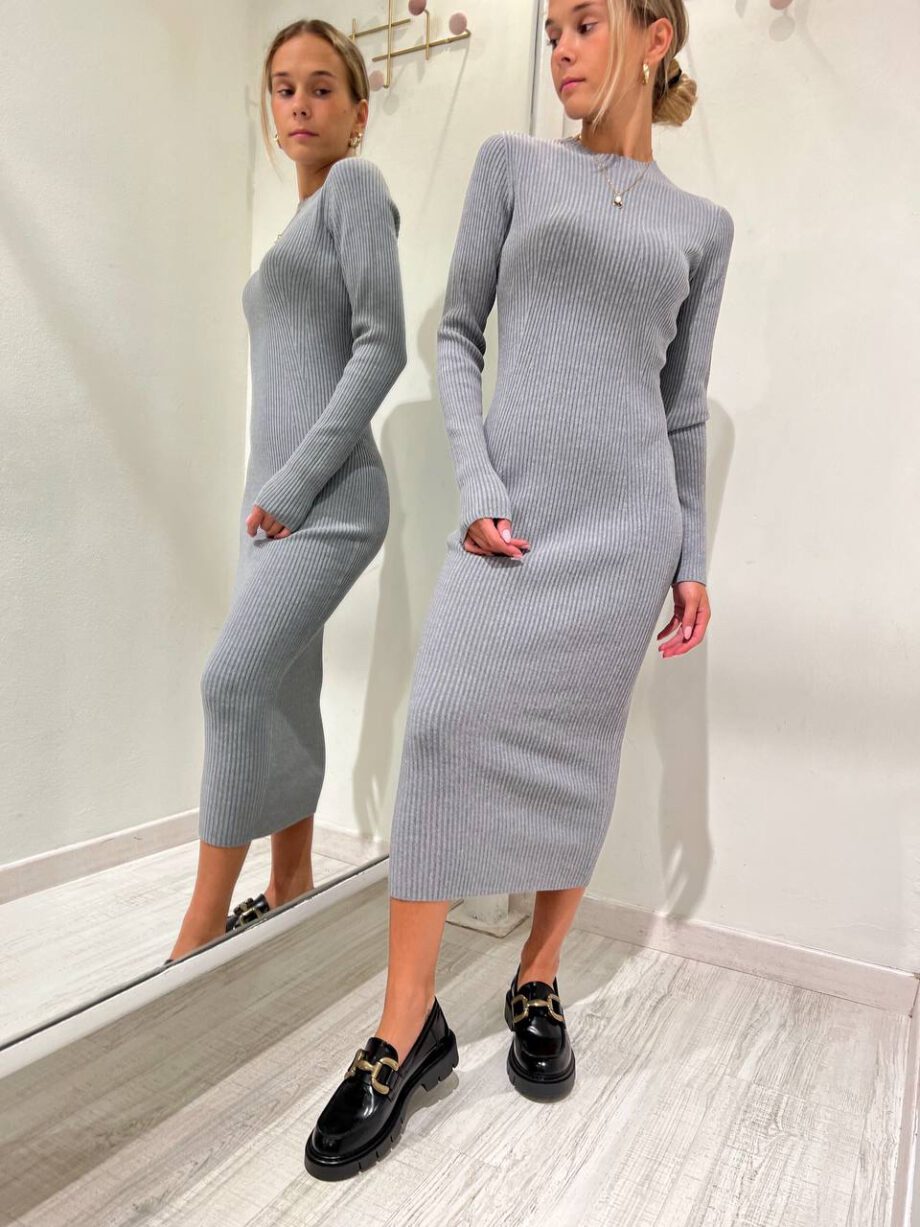 Shop Online Vestito lungo grigio in maglia a costine Kontatto
