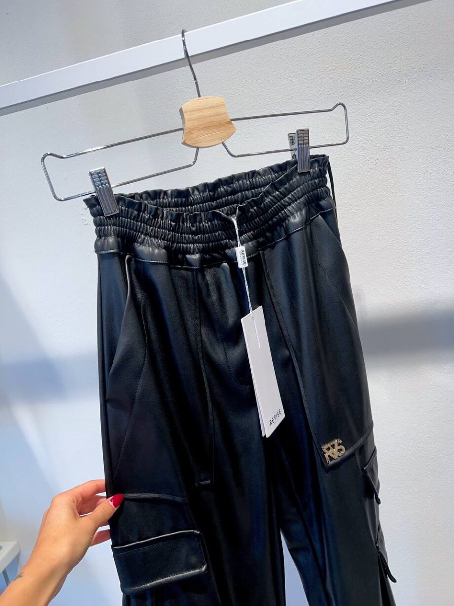 Shop Online Pantalone cargo nero in ecopelle Revise
