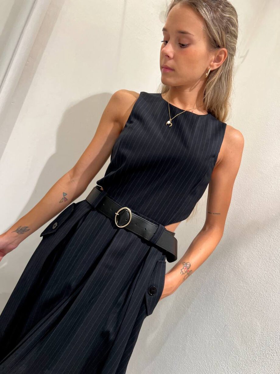 Shop Online Vestito lungo nero gessato cut out Vicolo