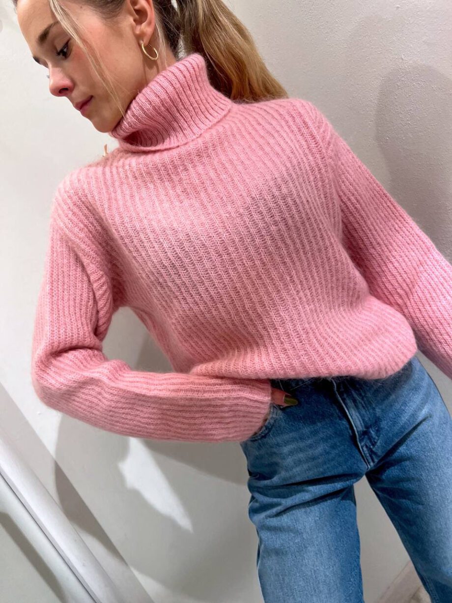 Shop Online Maglione scatoletta rosa collo alto Kontatto