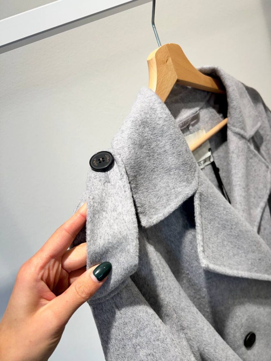 Shop Online Cappotto lungo grigio con frange Vicolo